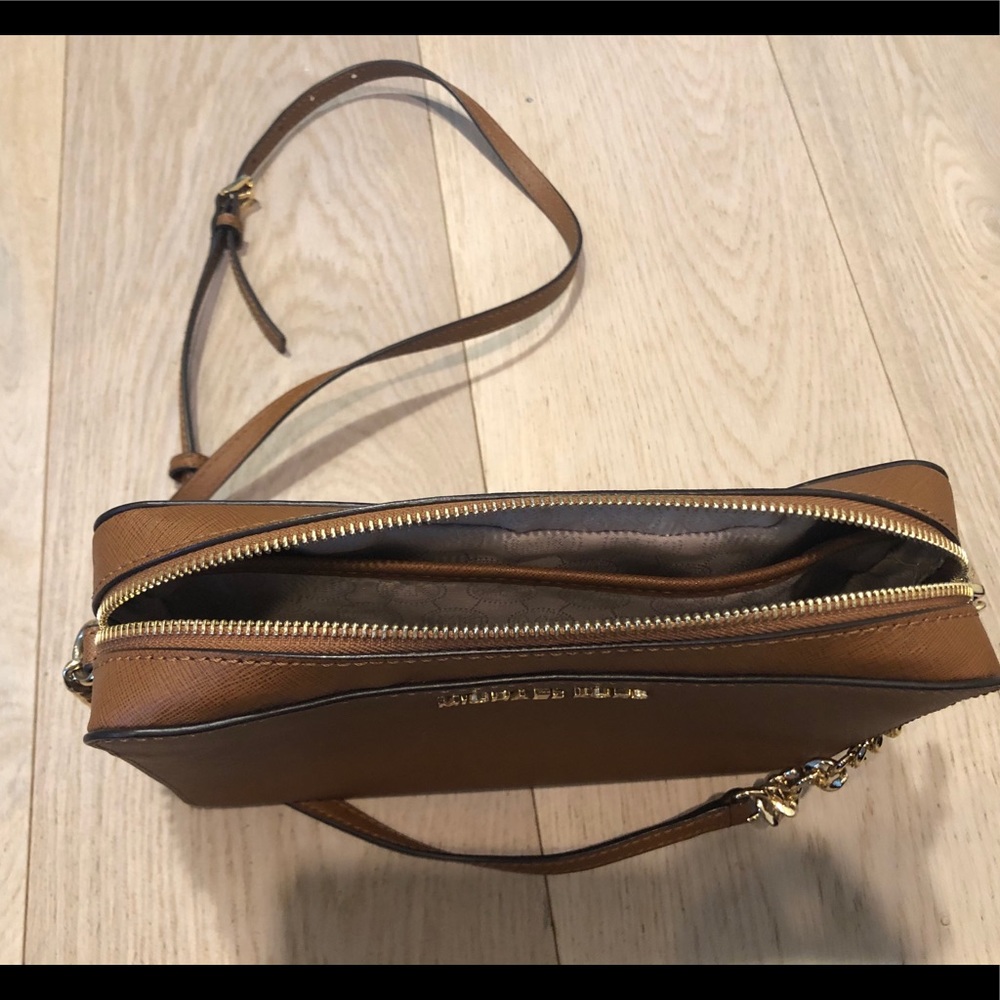 Michael Kors Jet Set Crossbody - Picture 5 of 5
